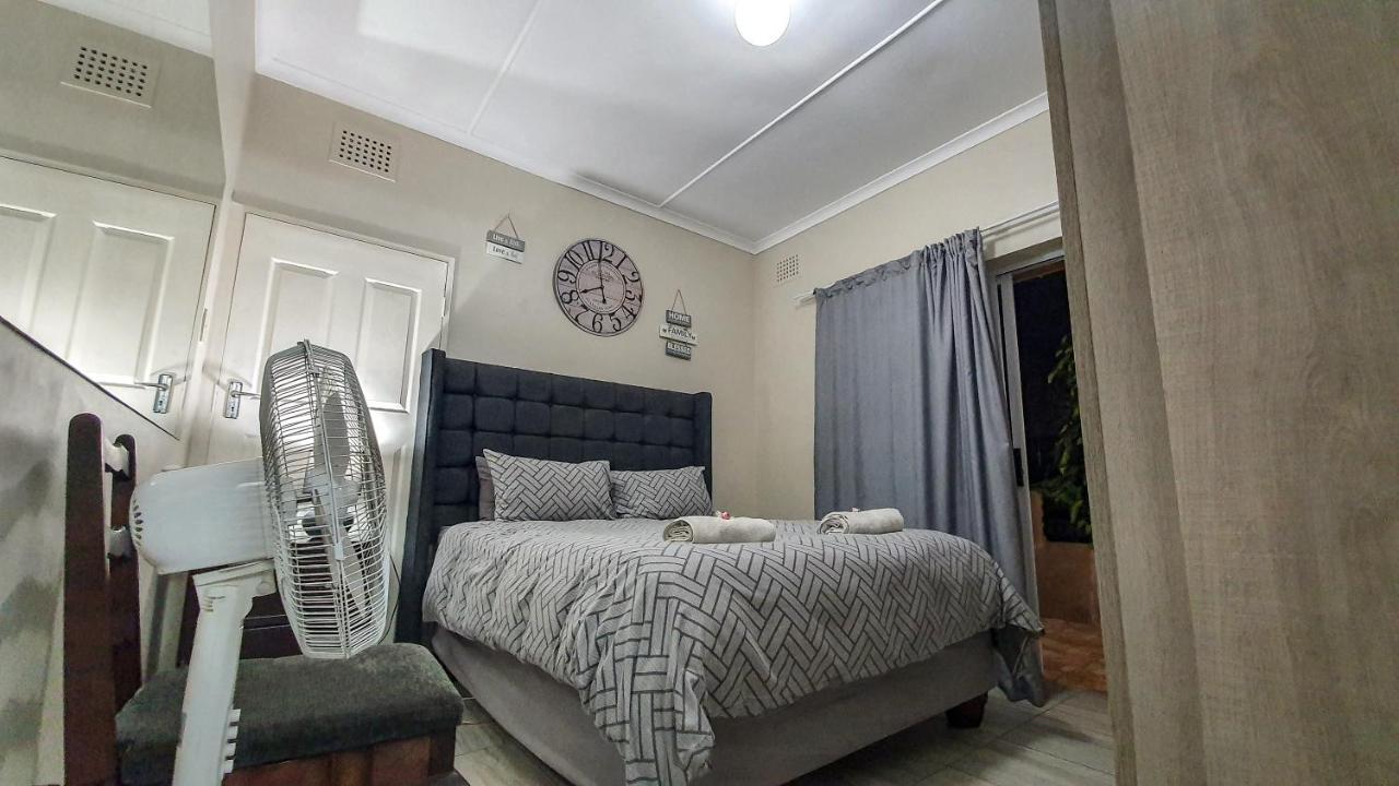 Home Away From Home Pinetown Exterior photo