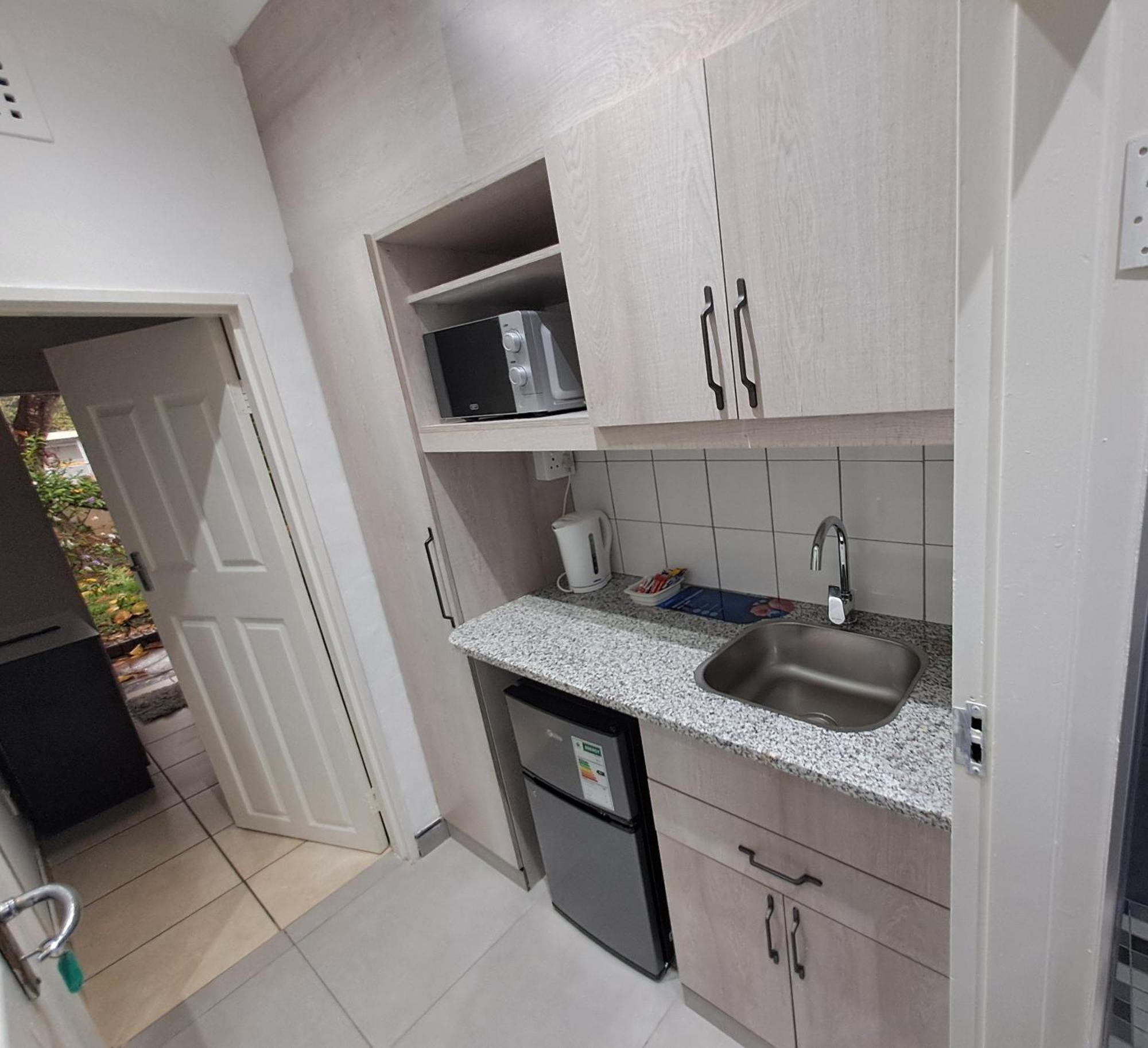Home Away From Home Pinetown Exterior photo