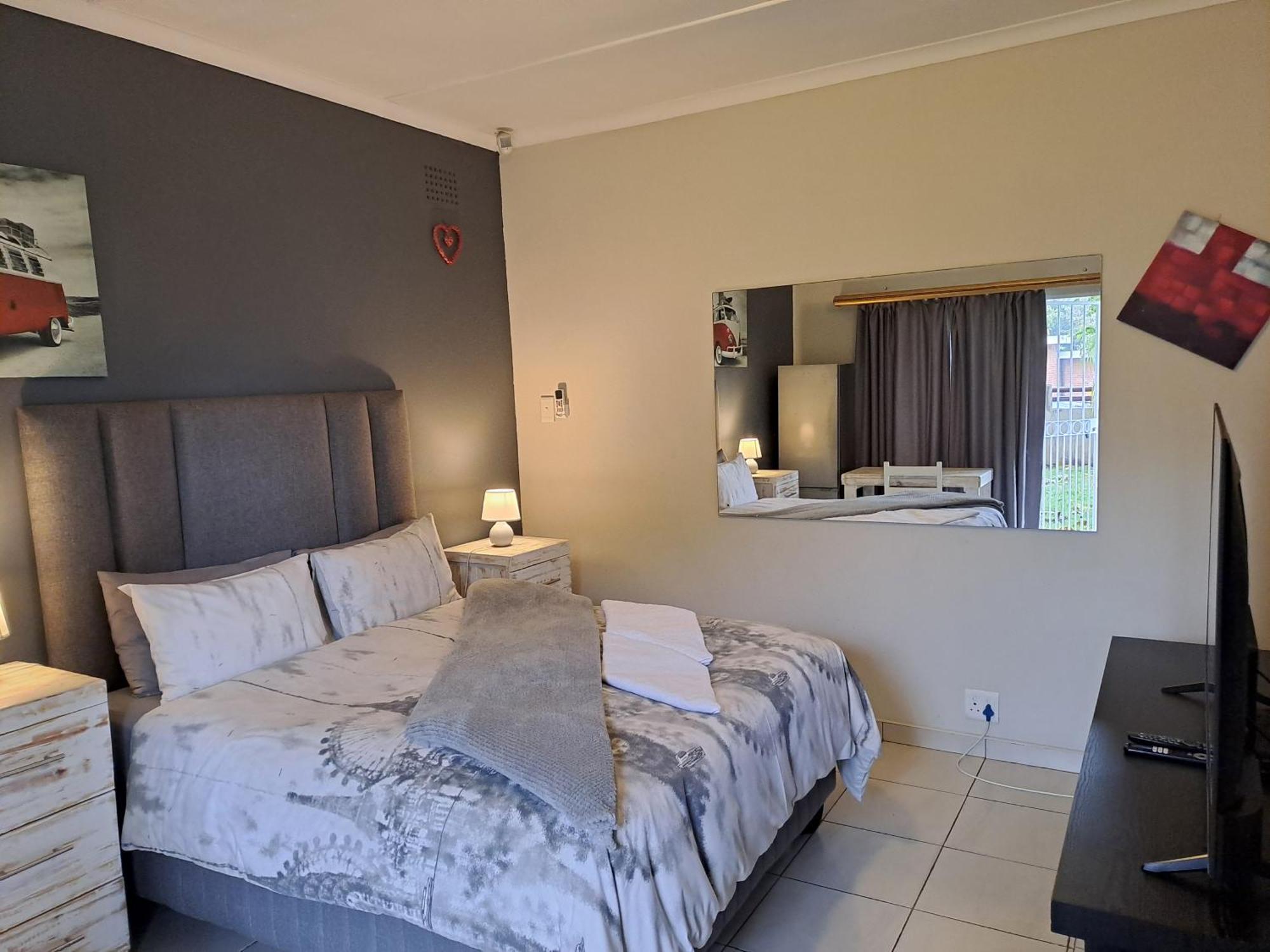 Home Away From Home Pinetown Exterior photo